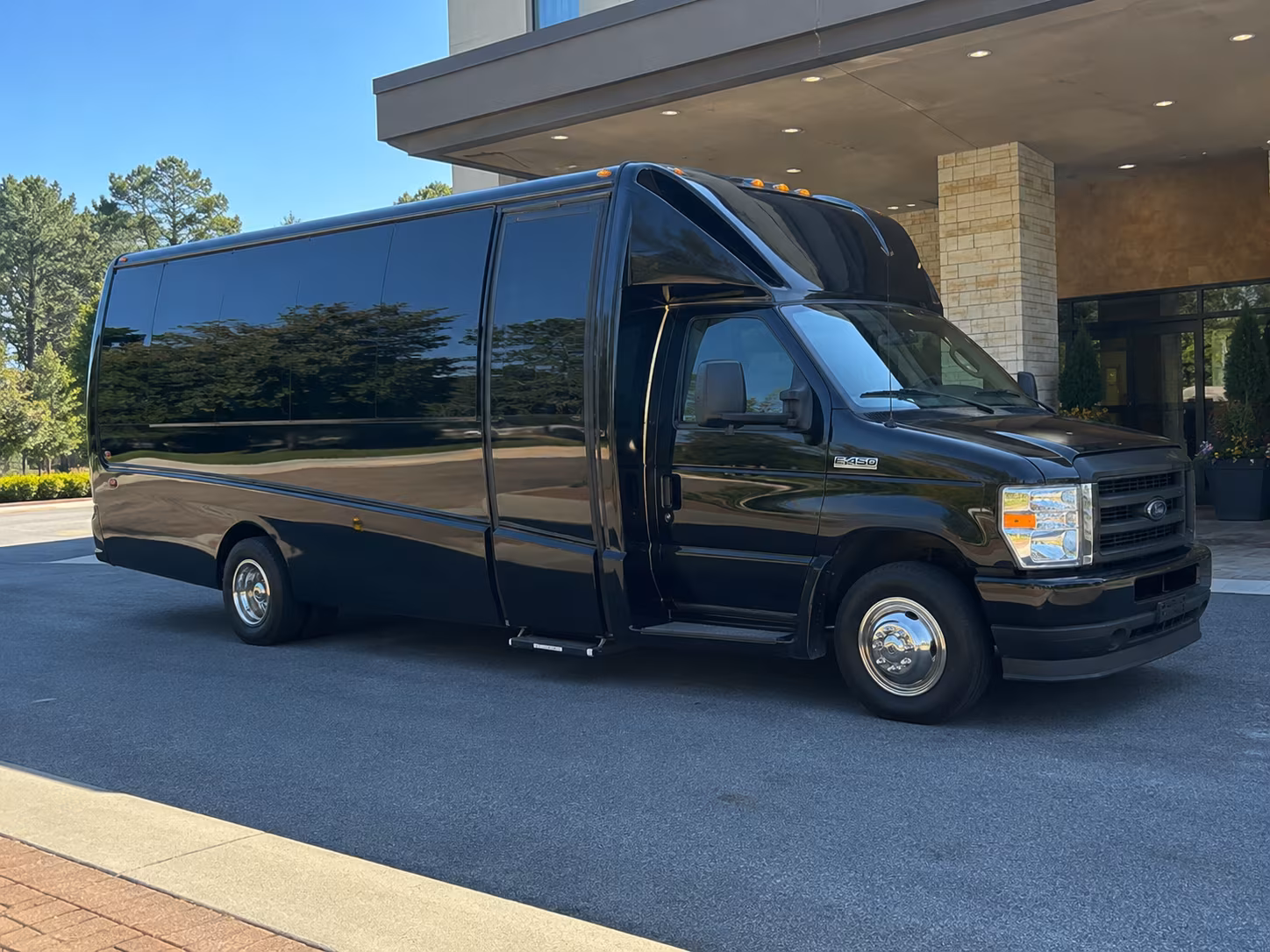 concert bus rentals for groups heading to sprint center and the power light district